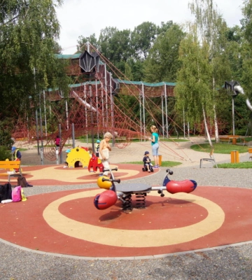 У Миколаєві відремонтували майже 100 дитячих майданчиків від початку року: планують встановити ще 4 нові
