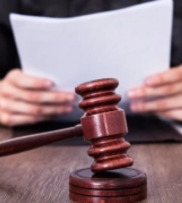 На Дубенщині судитимуть жителя Рівненського району за викрадення мікроавтобуса