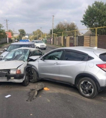 Водія затисло в кабіні: на трасі Київ-Одеса зіштовхнулися дві вантажівки, - ФОТО