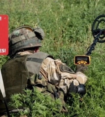 На Харківщині автомобіль ДСНС наїхав на міну, є загиблий