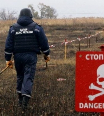 На Харківщині на міні підірвався автомобіль піротехніків, є загиблий