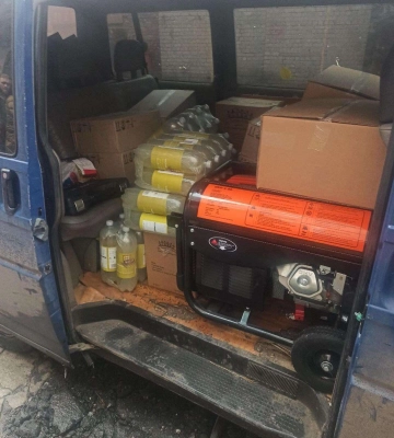 Генератор, гігієна, продуктовий і медичний вантажі: Дніпро вчергове передав допомогу
