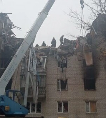 Под завалами разрушенного в сентябре дома в Святогорске обнаружили тело погибшей женщины. ФОТО