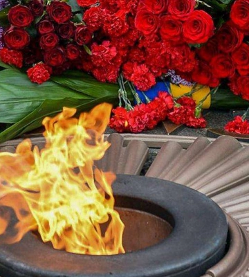 Зеленський вшанував пам&#039;ять воїнів, які віддали своє життя під час вигнання нацистів із України