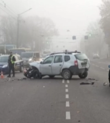У Луцьку зіткнулись три автомобілі: постраждалого водія забрали до лікарні