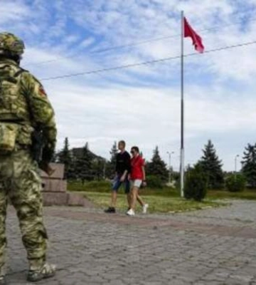 Террор продолжается: в оккупированном Мелитополе россияне проверяют школьников