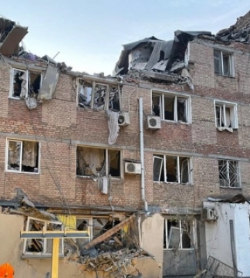 Мер Миколаєва показав наслідки нічних обстрілів міста ракетами С-300