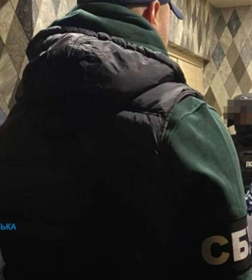 У всі тяжкі: поліцейські з Дніпра заробляли на наркотиках 10 мільйонів на місяць
