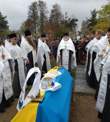 В шести епархиях УПЦ простились с погибшими украинскими воинами
