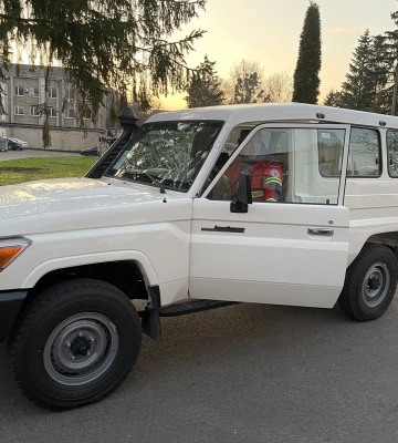 Волинські медики «швидкої» отримали легендарний позашляховик