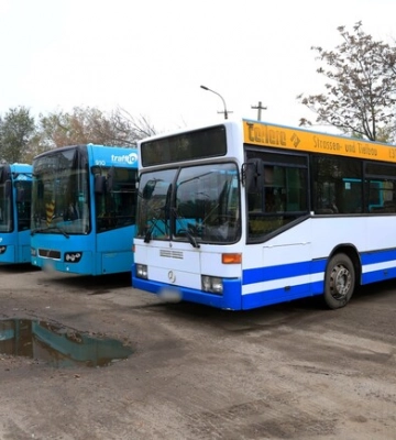 Підприємці передали Дніпру пасажирські автобуси: як вони виглядають