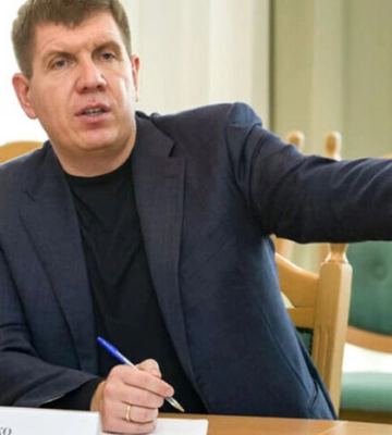Подарок для нардепа-«слуги». Суд отказался конфисковать дорогие часы Подарок для нардепа-«слуги». Суд отказался конфисковать дорогие часы