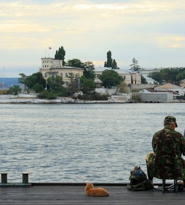 Во временно оккупированном Севастополе снова взрывы: россияне перекрыли бухту