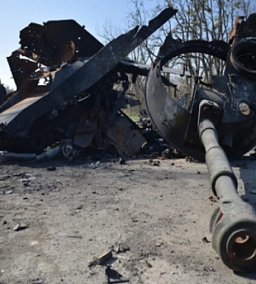 ВСУ уничтожили три склада боеприпасов и четыре танка захватчиков — ОК «Юг»