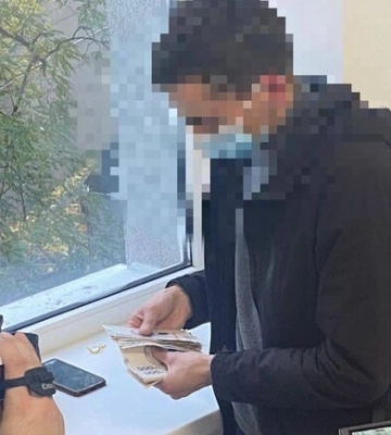 У Києві затримали посадовця, який вимагав гроші з рибалок