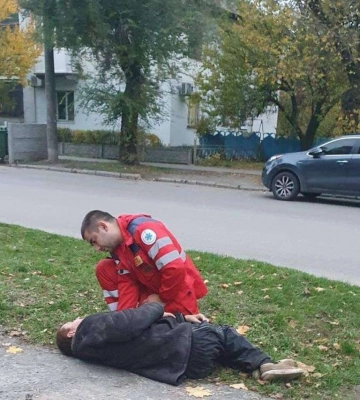 У Дніпрі підлітки врятували життя чоловіку