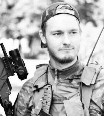 У Києві на Майдані попрощалися з командиром морпіхів Максимом Токаревим