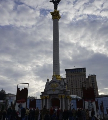 У Києві на Майдані попрощалися з командиром морпіхів Максимом Токаревим