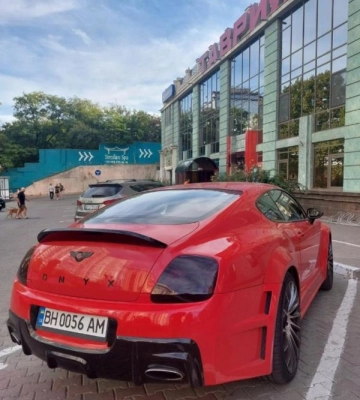 В Одесі помітили рідкісний автомобіль з незвичайним тюнінгом