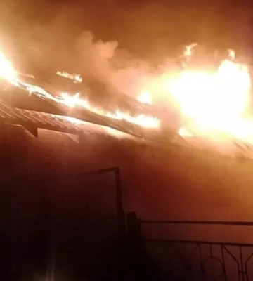 В Днепропетровской области сгорел гараж с несколькими автомобилями