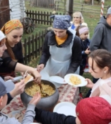 У Сарнах відкрили етнодворик «Паляниця»