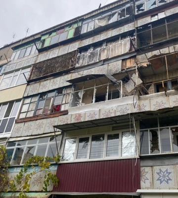 Рашисти обстріляли житловий квартал Марганця: є поранені 