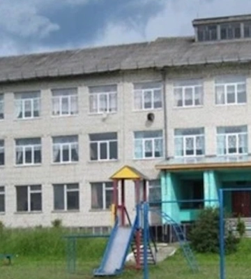 Директор сільської школи на Львівщині систематично лаяв і бив учнів