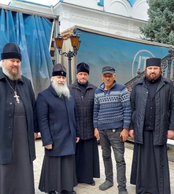 Священники Ровенской епархии УПЦ доставили более 30 тонн гумпомощи в Святогорскую лавру