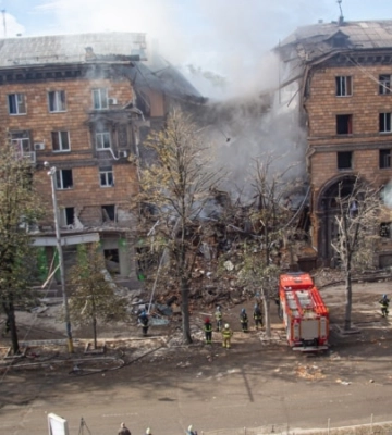 Російські війська обстріляли передмістя Запоріжжя: виникла пожежа