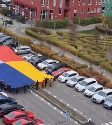 У Києві розгорнули спільний польсько-український прапор