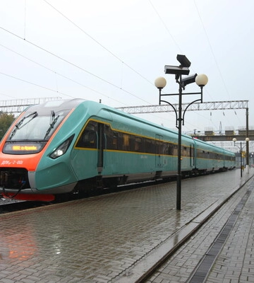 Через ракетний обстріл деякі потяги прибудуть із затримкою - Укрзалізниця