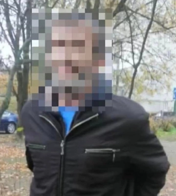 Біля львівського ліцею поліцейські затримали чоловіка з наркотиками