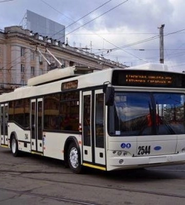 Через ракетну атаку в Дніпрі призупиняється рух одного із тролейбусних та двох автобусних маршрутів