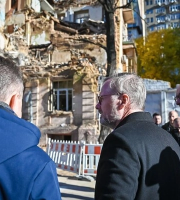 Премьер Чехии Фиала прибыл в Киев в день массированного удара РФ по украинским городам