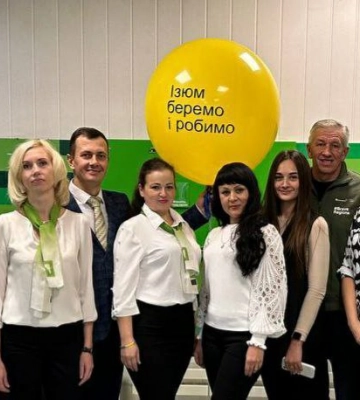 Приватбанк відновив роботу у звільненому Ізюмі