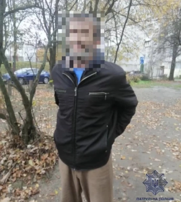 У Львові на території школи затримали підозрілого чоловіка з наркотиками, - ФОТО