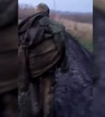 Пограничники отбили штурм россиян, уничтожили БМП с экипажем и взяли пленного – видео