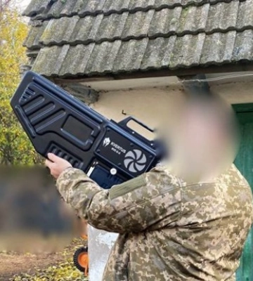 Волонтери передали військовим Запоріжжя антидронову рушницю