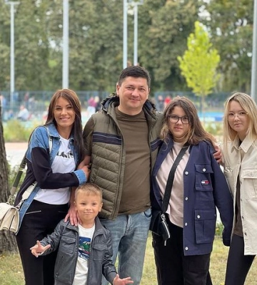 &quot;Очень очаровательный ребенок&quot;, &quot;Какой симпатюля&quot;. 41-летний Ким показал нового члена семьи. Видео