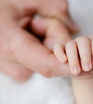 Роды принимал сожитель: что известно о горе-матери, которая родила в катакомбах Одессы