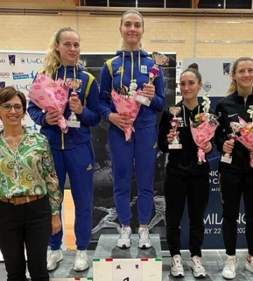 Харлан выиграла трофей в Италии, огорчив подругу по сборной
