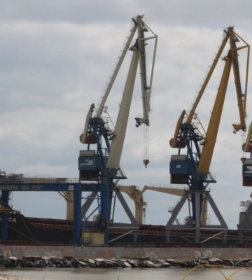 Росія «прорубала ворота» через Маріуполь: постачання зброї та товарів через окуповане місто