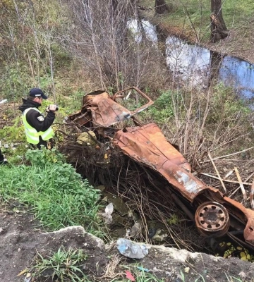 Обстреляли авто с людьми и скинули с обрыва: подробности трагедии в Изюме