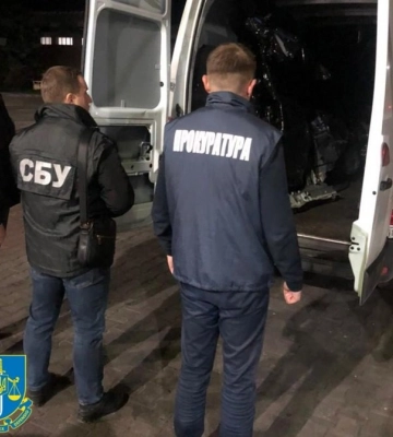 На Львівській митниці затримали службовця, що покривав канал контрабанди