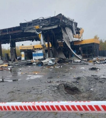 В Днепре спасли супругов, пострадавших в результате ракетного удара по АЗС