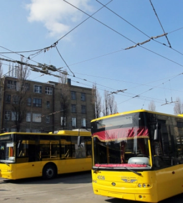 В Києві з 2 листопада на всіх тролейбусних маршрутах працюватимуть автобуси