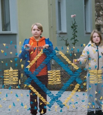 Вихованці луцької художньої школи створили арт-інсталяцію «Українські орнаменти»