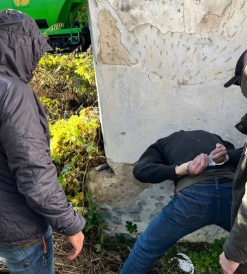Затримали завербованого Росією ексміліціонера, який готував диверсію на залізниці в Одесі