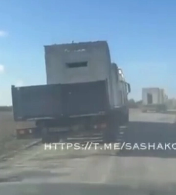 Оккупанты бетонными бункерами укрепляют оборону Херсонщины (видео)
