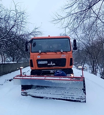390 одиниць дорожньої техніки готові до прибирання засніжених доріг Львівщини, - Юрій Бучко